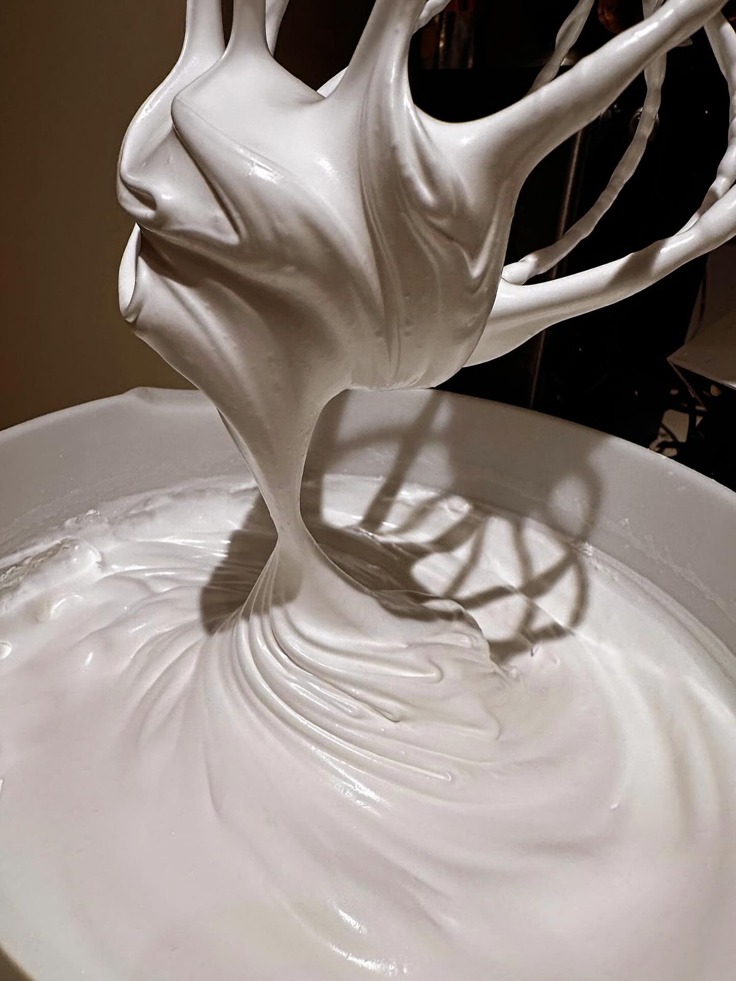 Whipping up clouds ☁️ for something sweet and special… Pavlova in the making! ✨ Crisp on the outside, marshmallowy inside – just how it should be.
Catering love by Joshua 💙
#Pavlova #DessertMagic #MeringuePerfection #CateringByJoshua #SweetMoments #BakingLove #JoshuaCelebration