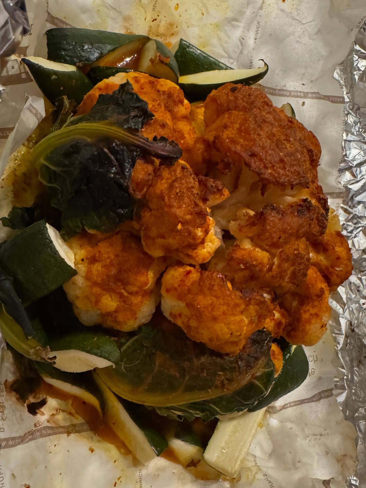 🔥 Roasted to perfection.
This spiced cauliflower from Joshua’s Catering is bold, flavorful, and 100% plant-powered. Who knew cauliflower could steal the show? 🌱✨
#JoshuasCatering #RoastedCauliflower #PlantBased #CateringDoneRight #FlavorForward #SustainableEats
