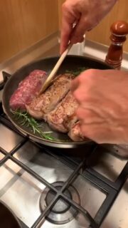 This is how we treat lamb. 🌿 Fresh rosemary. Cracked pepper. High heat. Nothing more.
The secret to perfect lamb? Respect the ingredient. Don’t overcook it. Ever.
This is what we bring to every wedding and event in Vienna. 🫒
👇 DM me
taste@joshuascatering.at
@joshuascatering
#joshuascatering #lambchops #cheflife #cateringvienna #behindthescenes